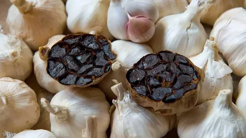 سیر سیاه فله اقتصادی با بسته‌ بندی ساده و قیمت مناسب